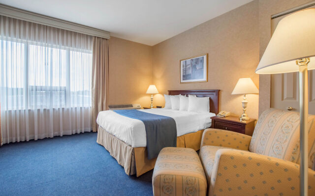 Quality Inn & Suites Brossard