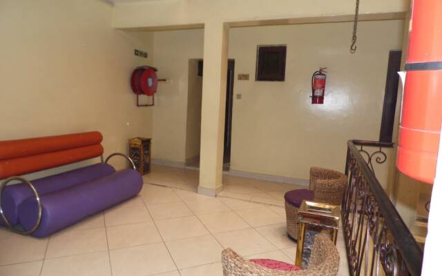 Raya Hotel
