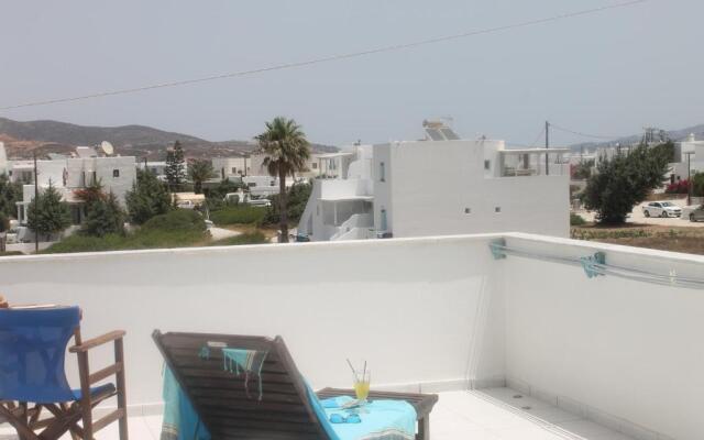 V-rooms in Milos Cyclades