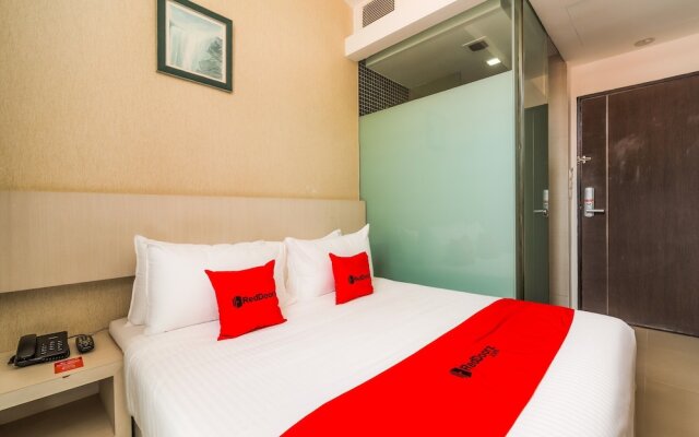 RedDoorz Premium @ Serangoon (SG Clean, Staycation Approved)