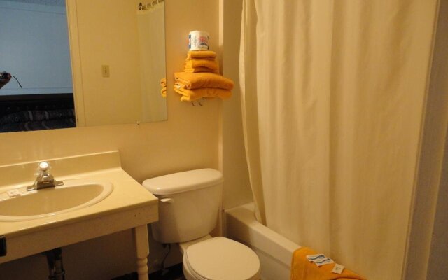 Lodge Motor Inn