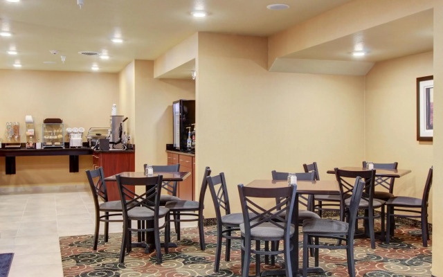 Cobblestone Inn & Suites - Steele