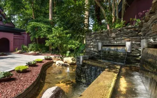 Qingyuan GLX River Hotspring Hotel
