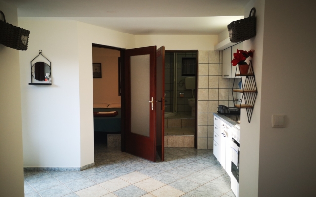 Apartment Maria - 100 m from sea: A1 Pirovac, Riviera Sibenik