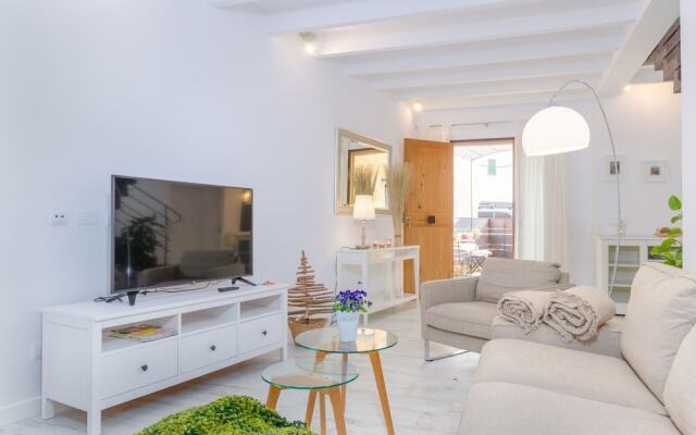 Es Reco in Costitx With 2 Bedrooms and 2 Bathrooms