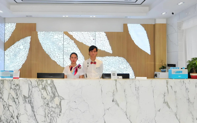 GreenTree Inn Haikou City Wuzhishan Road