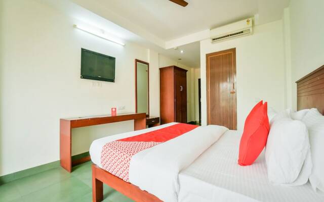 OYO 15226 Crystal Residency