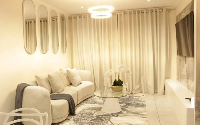 Stunning 2 bed Apartment Near Monte Casino