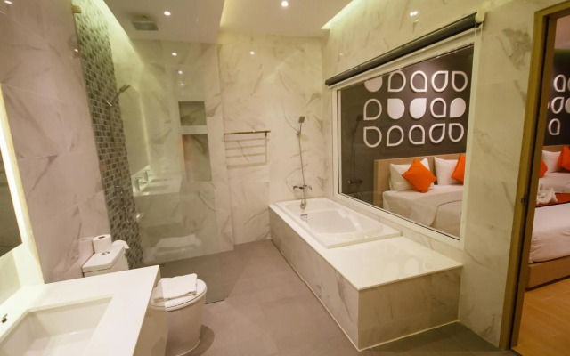 Platinum Hotel