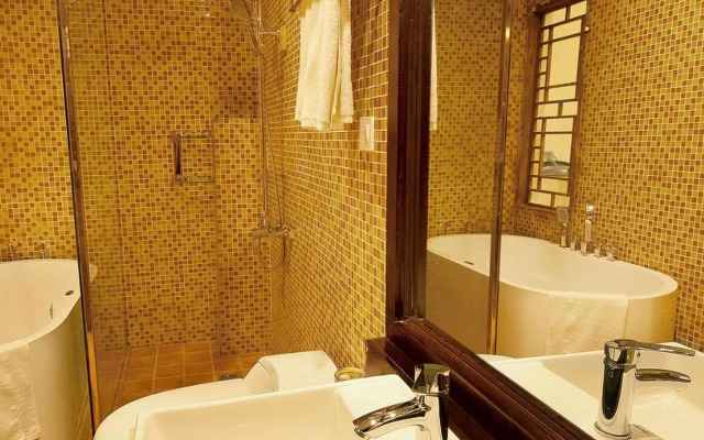 Royal Suites & Tower