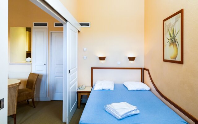 SOWELL Family Port Grimaud