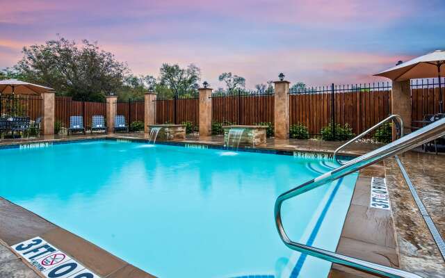 Best Western Plus Lampasas Inn & Suites