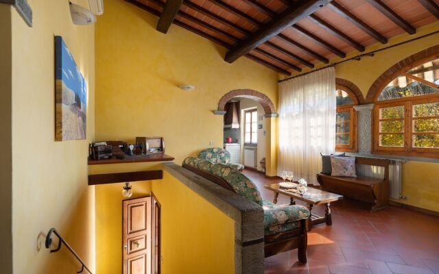 "renovated Farmhouse Near Florence"