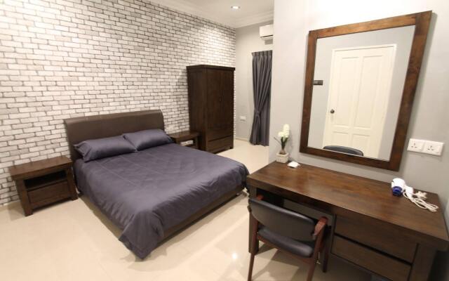 Ian's De Splendid Home