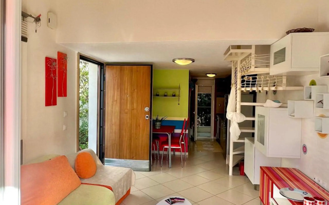 Studio Nikiti Beach