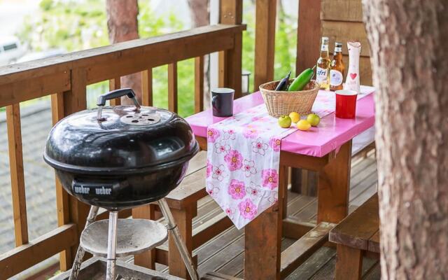 Loverstar In Forest Pension