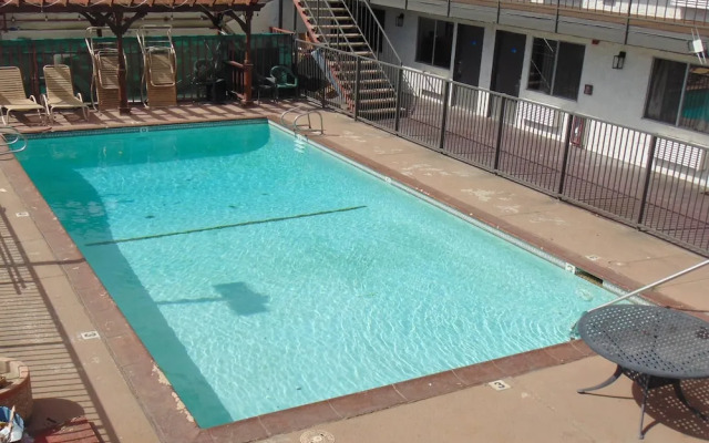 Days Inn by Wyndham Victorville