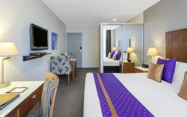 Park Regis Griffin Suites