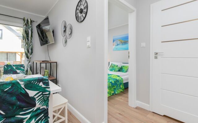 Coast Apartment With Terrace by Renters