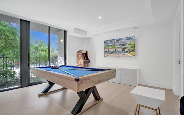 Up East Townhomes by Nomada Residences