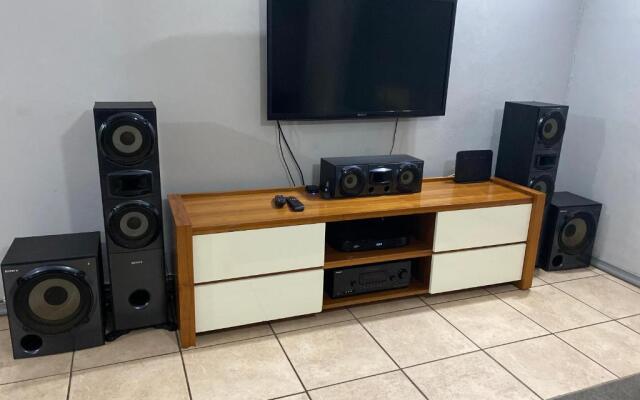 Private 3 bedroom 3kms away from Emerald Casino