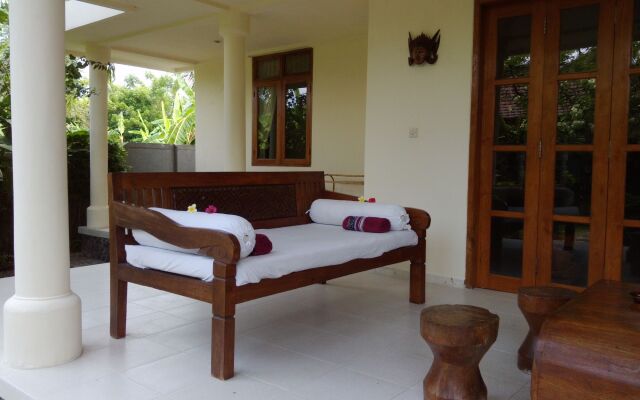 Starlight Restaurant & Bungalows