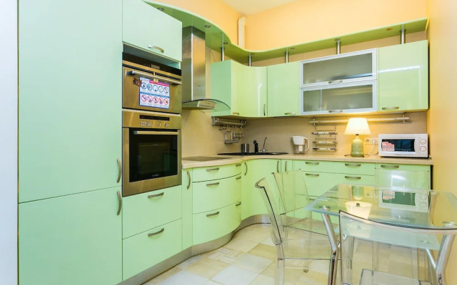 Apartment on B Gnezdnikovskiy 10