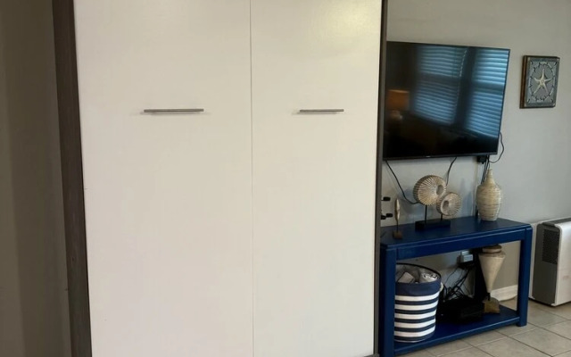 Cristy's Crab Shack @ Sunrise Villas