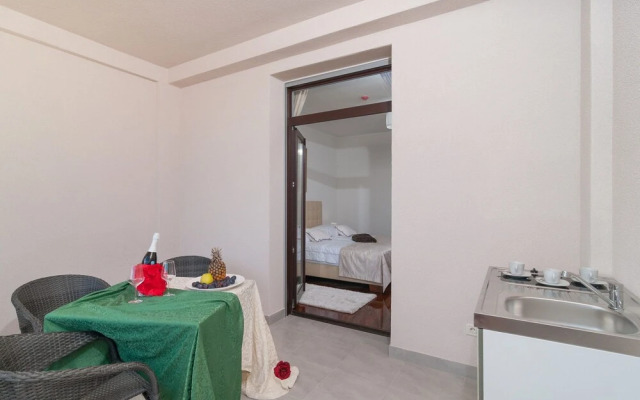 Luxury Rooms near Beach 1