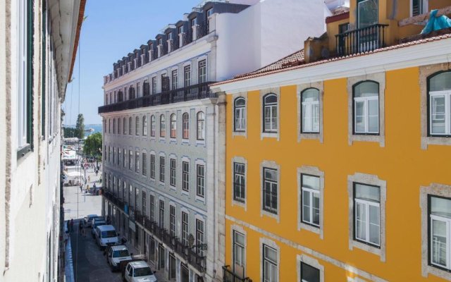 Alfama Baixa Spacious And Bright Apartment Blends the Historic and the Contemporary 2 Bedrs & 2 Bathrs AC 18th Century Building
