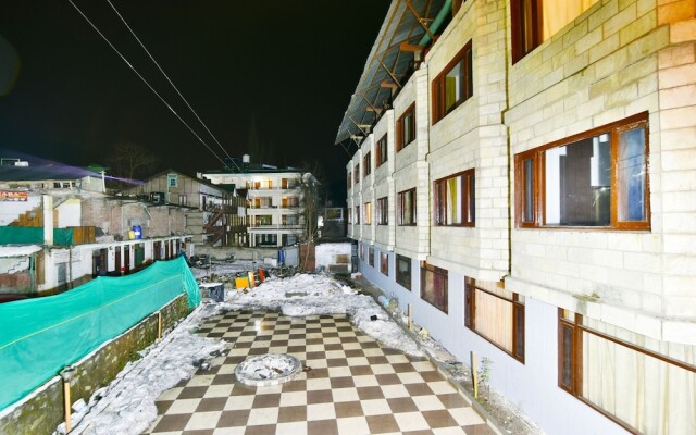 Kapoor Resort