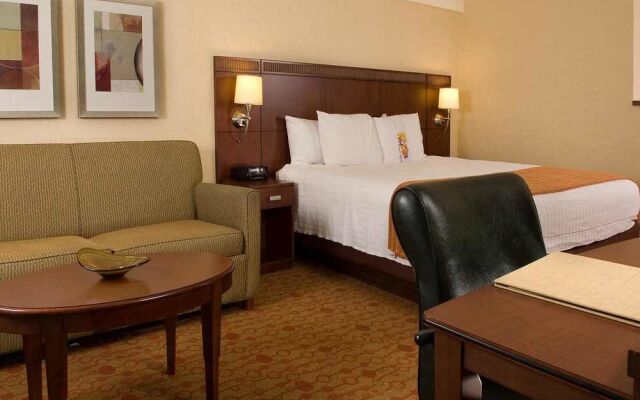 Courtyard by Marriott Los Angeles - Sherman Oaks