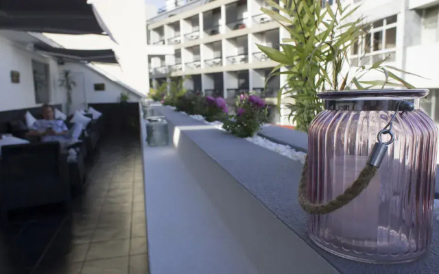 Season's Hostel & Guest House