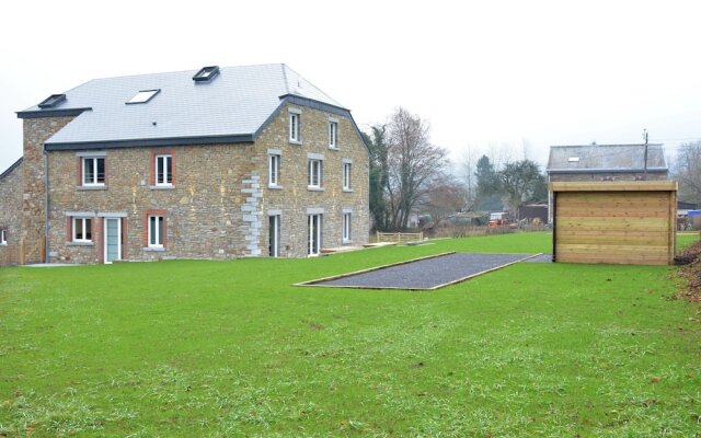 Exquisite Holiday Home in Manhay with Sauna