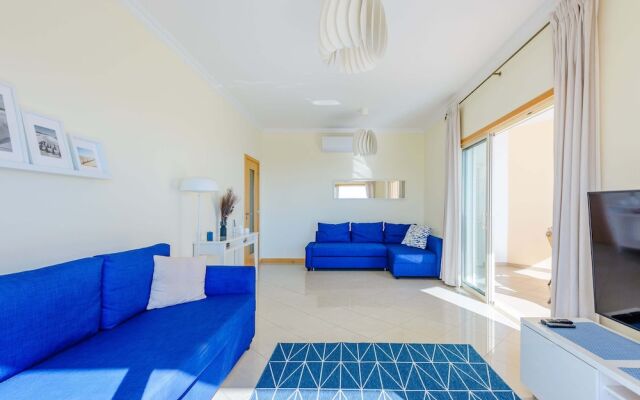 Sea view Apartment with 3 spacious Terraces & 2 Swimming pools