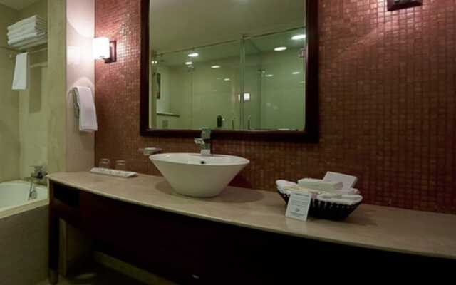 Park Square Hotel And Banquet