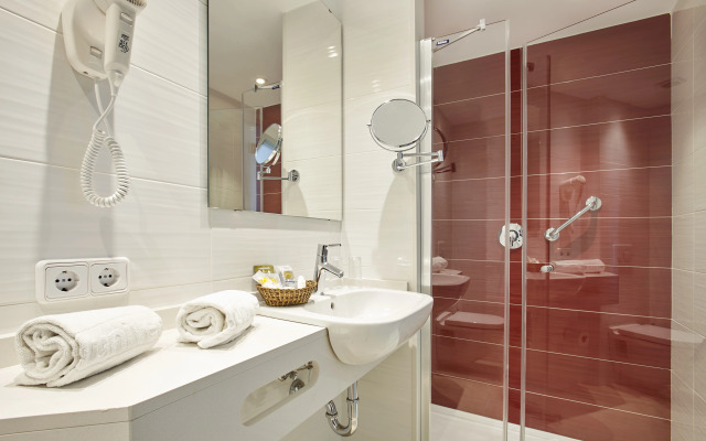 Universal Hotel Perla