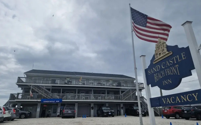 Sandcastle Beachfront Inn
