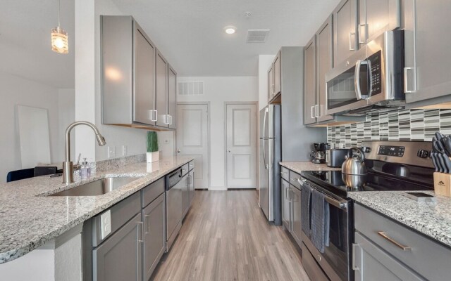 Axis West Luxury Apartments