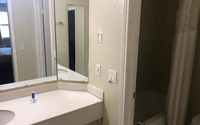 Americas Best Value Inn Denver