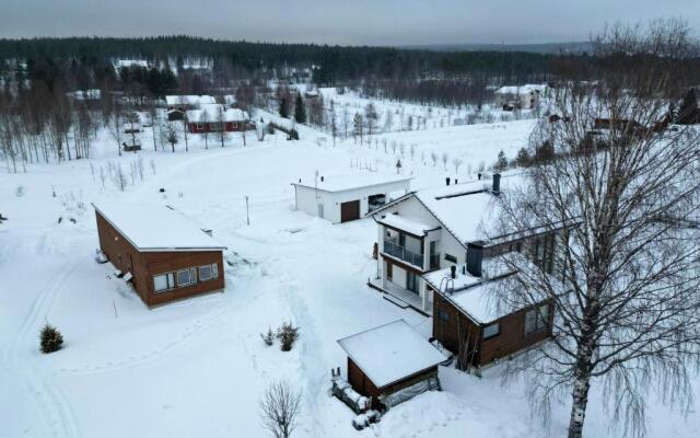 Arctic River Chalet