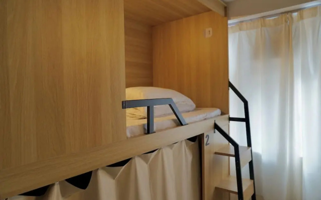 Waveflo Hostel