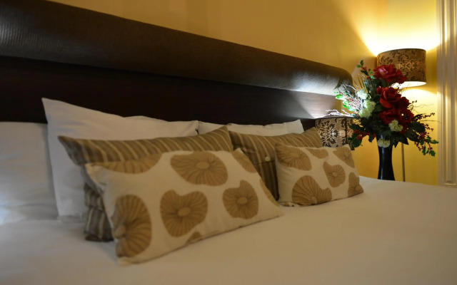 Number 10 Hotel
