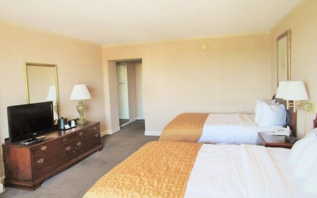 Clarion Hotel Downtown