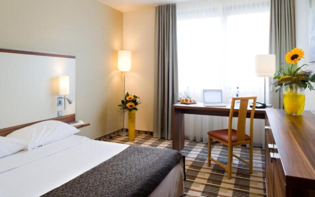 Sunday Hotel Saarbruecken Sued Triple Room