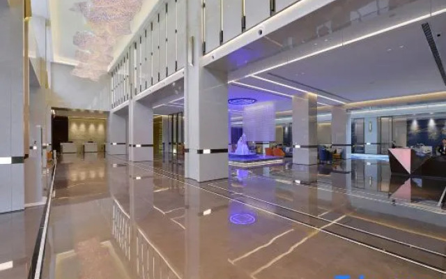 XingLong Lakeside Hotel