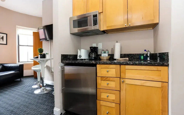Maverick Suites at 400 Columbus Ave