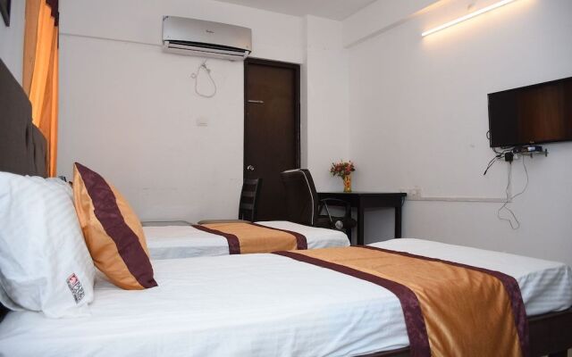 JK Rooms 132 Parkland Service Apartment