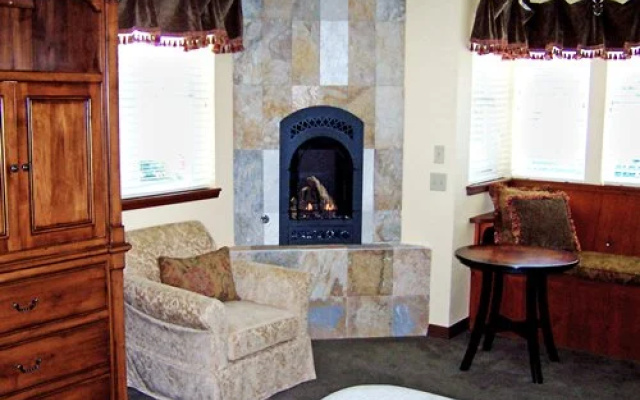 Blackbird Lodge