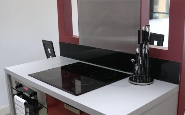 Modern One Bed City Centre Apartment in Southside